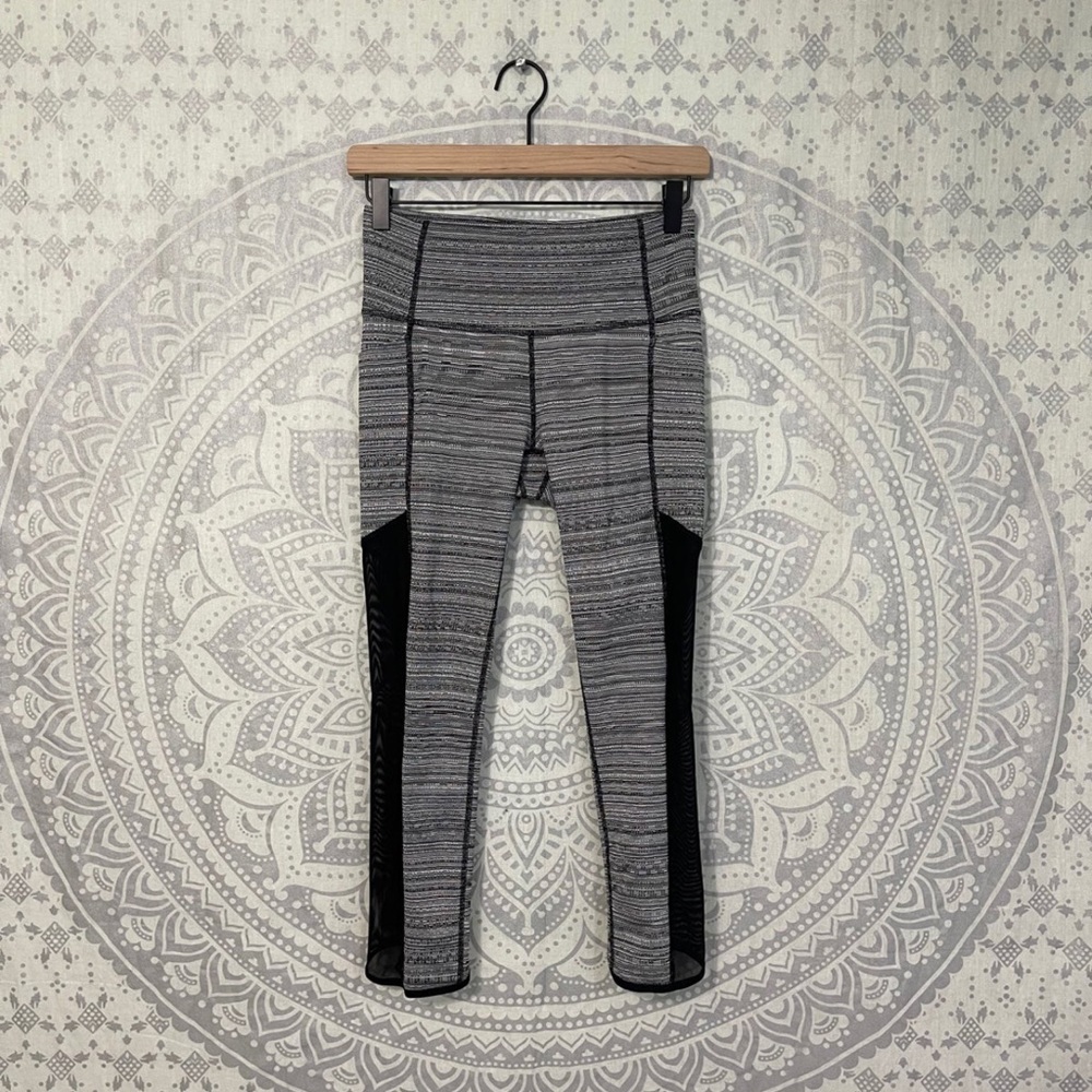 New $88 Athleta High Rise Mesh Stretch Pants Leggings Black White Capri S Small